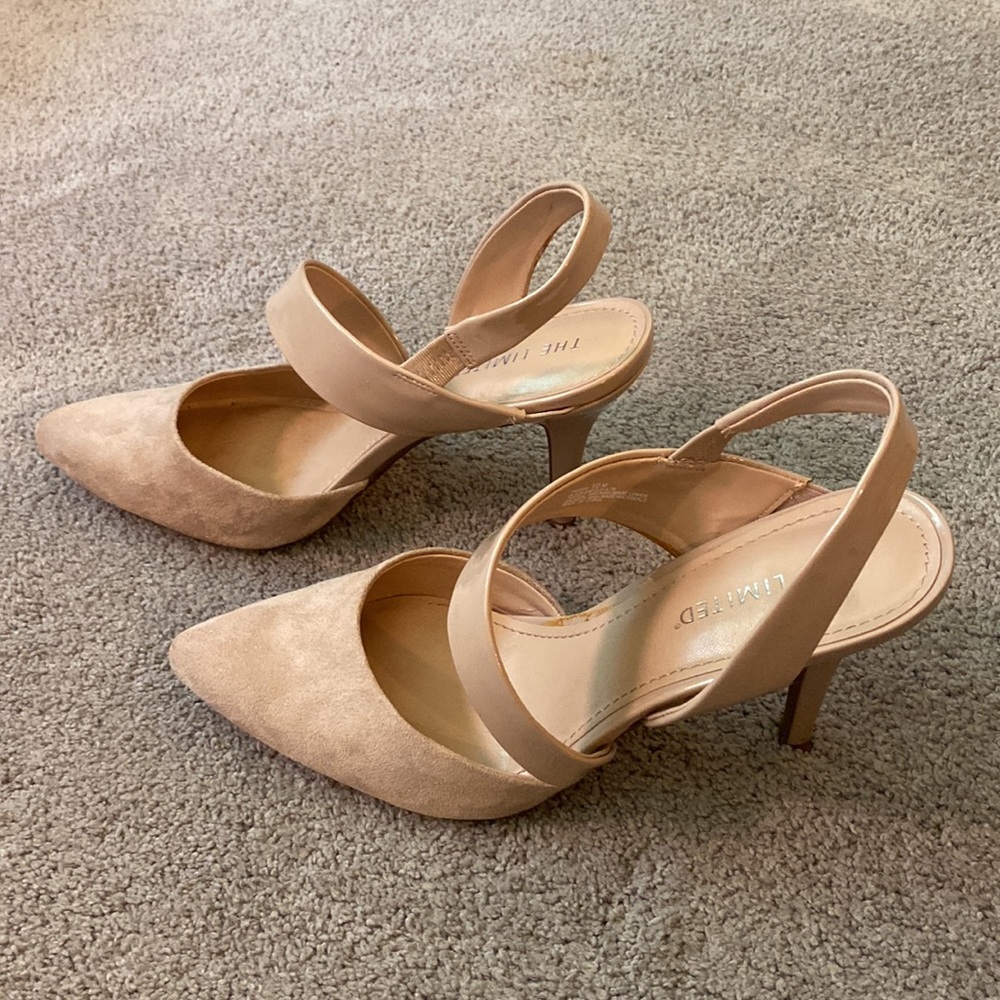 The Limited TRISHA Suede Taupe Closed Toe 4”Heels Size 10M w/Box
